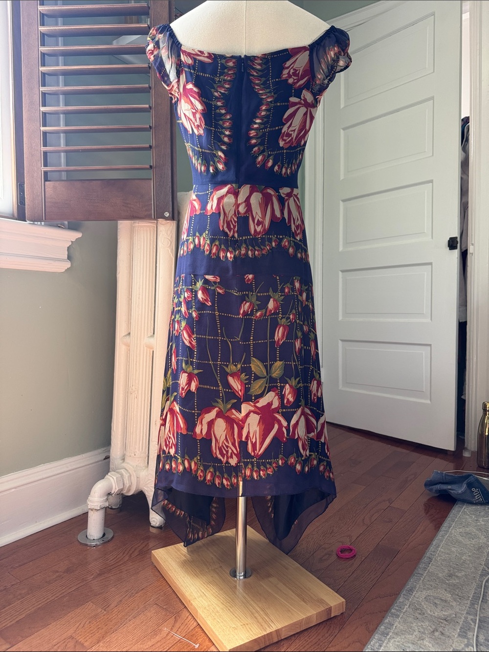 Anna Sui silk Floral Midi Dress w/ off the shoulder sleeves - Picture 8 of 15
